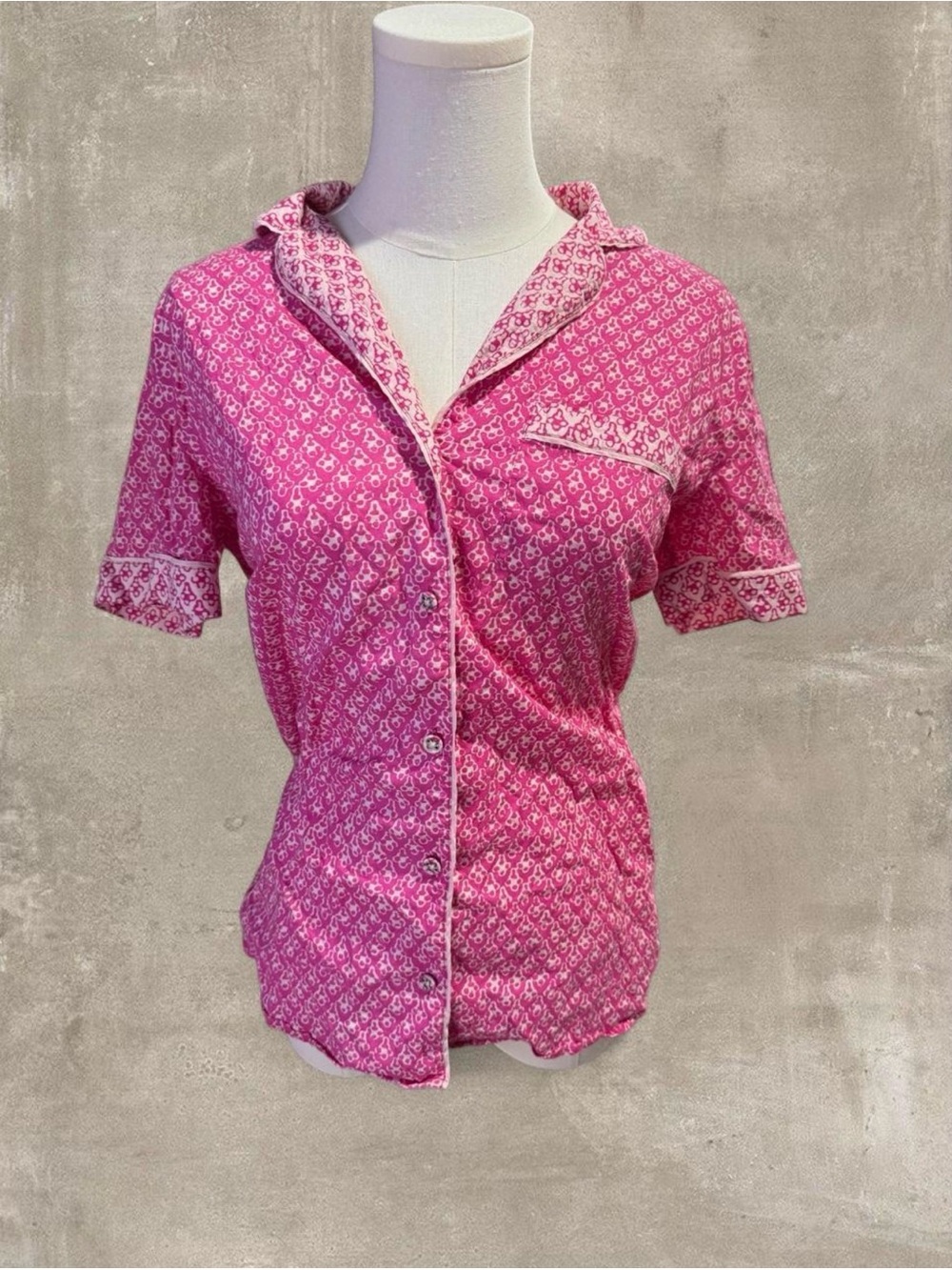 Ann Taylor pink button up blouse with white geometric pattern, size S